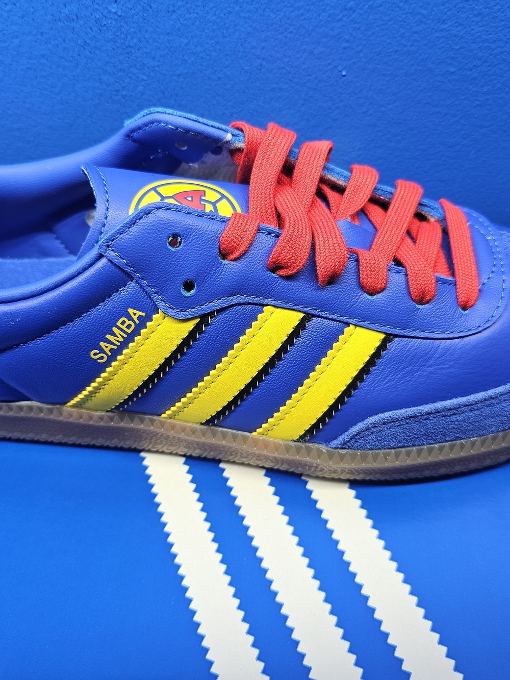 Adidas Samba Blue / Yellow Men 9.5 NIB!!